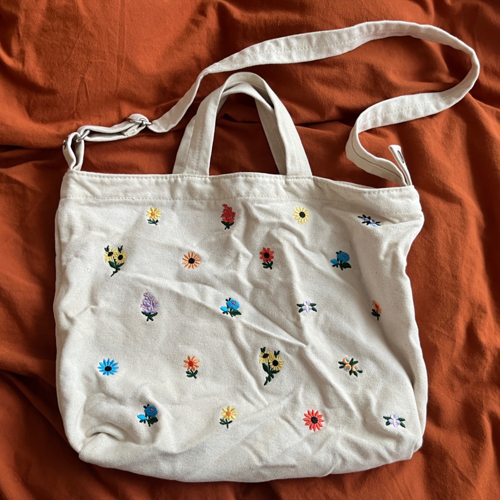BAGGU Cream Tote with Floral Embroidery
